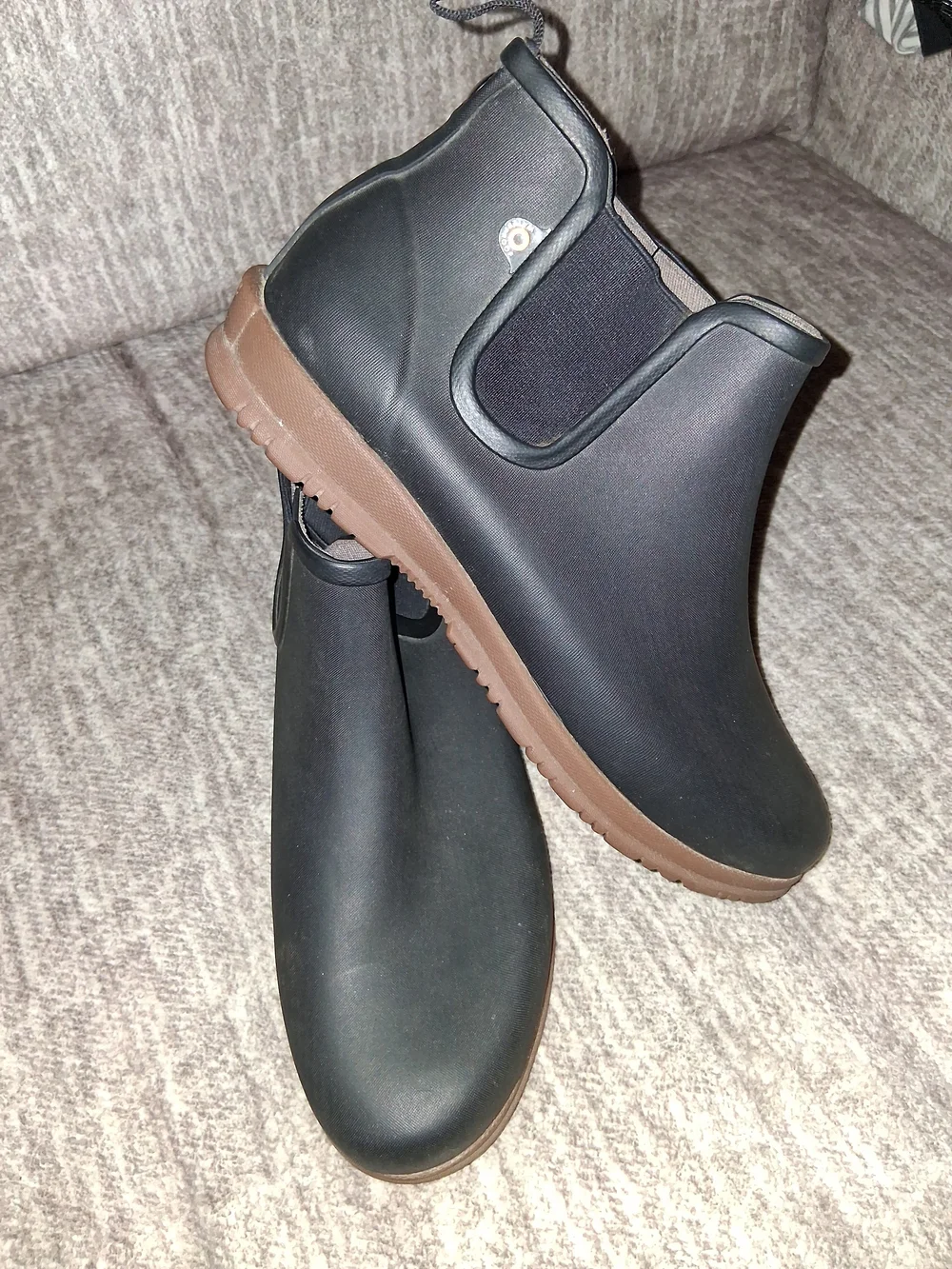 Bogs Sweetpea Black Chelsea Rain Boots Women’s Size 8